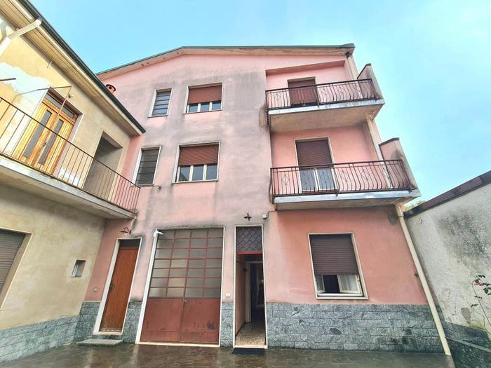 Casa con 6 locali in vendita in Centro, Parabiago