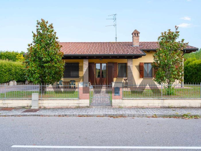 Casa trilocale in vendita in Via Curiel, Belforte, Gazzuolo