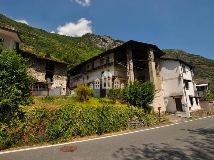 Casa con 5 locali in vendita in frazione Casetti, Casetti Rosone, Locana