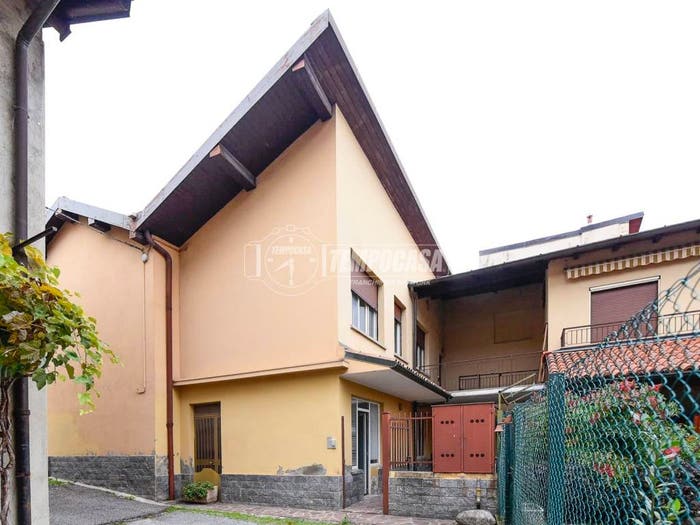 Casa con 6 locali in vendita in Via Armando Diaz, Centro, Erba