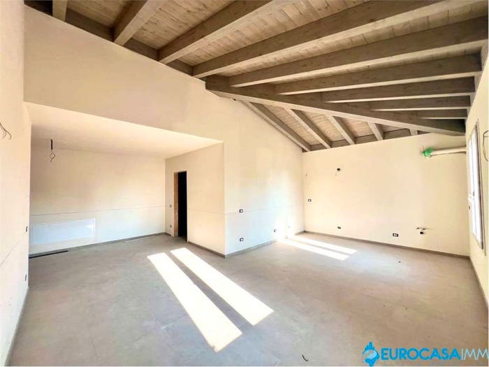 Appartamento trilocale in vendita in Via Flli Rosselli, Centro, Novi di Modena
