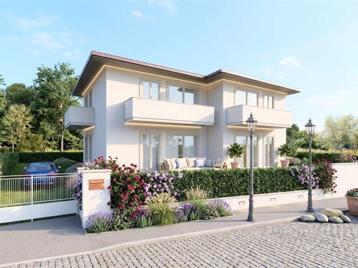 Appartamento quadrilocale in vendita in Marina di Massa Centro, Massa