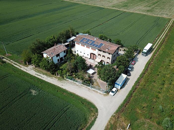 Casa con 6 locali in vendita in Via Rugginenta, Ravarino