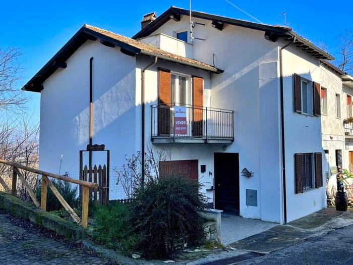 Casa trilocale in vendita in Frazione Canevino, Colli Verdi