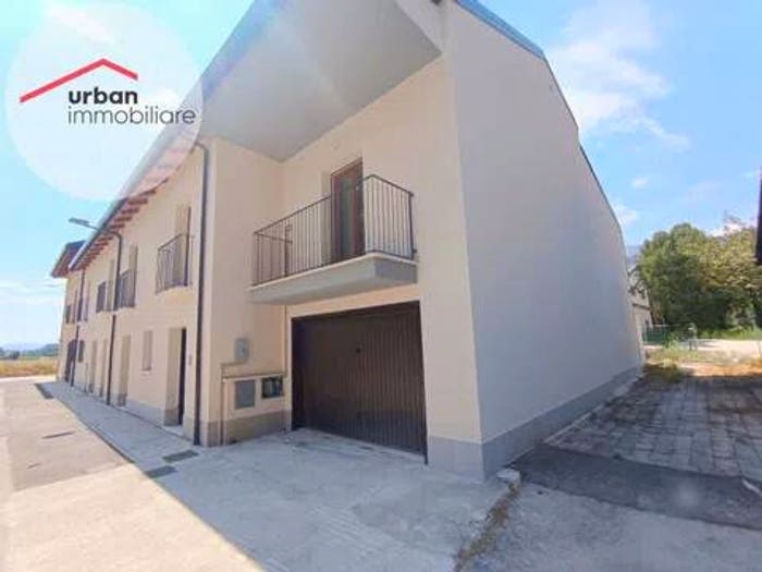 Appartamento con 5 locali in vendita in Via Di Specchio, Bellavista Pianola, L'Aquila