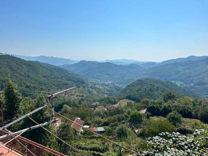 Casa con 6 locali in vendita in Via Maestra, Carrodano