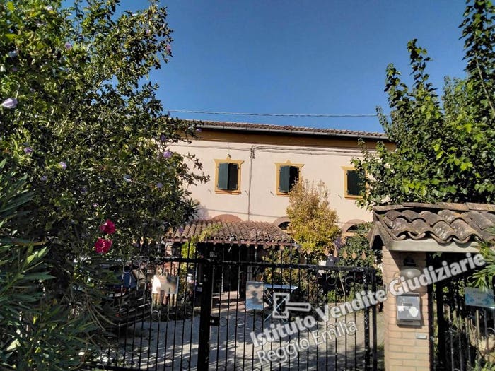 Appartamento con 6 locali in vendita in Via Pratonera, Cadelbosco di Sopra