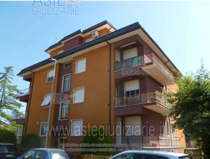 Appartamento con 5 locali in vendita in Via pesaro moie an itali, Moie, Maiolati Spontini