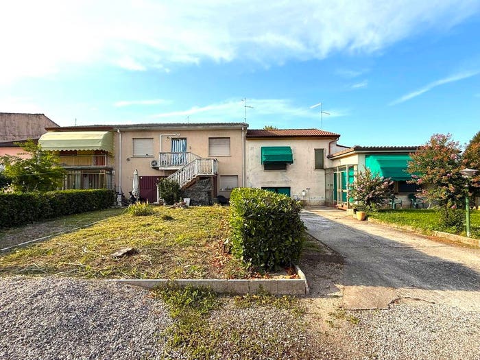 Casa con 6 locali in vendita in Corso della Vittoria, Centro, Legnago