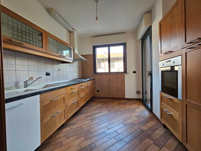 Appartamento trilocale in vendita in Via Jacopo Tintoretto, Mantegazza, Vanzago