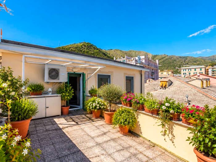 Appartamento quadrilocale in vendita in Via Felice Gazzolo, Nervi, Genova