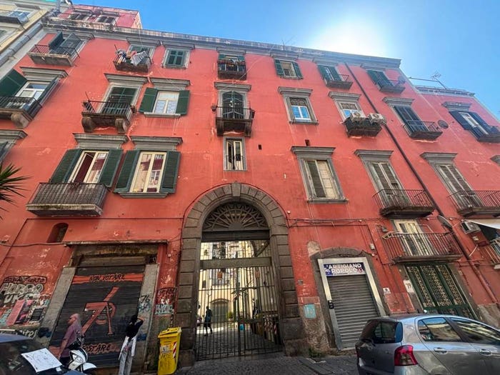 Appartamento con 5 locali in vendita in Via Ventaglieri, Monte Santo, Napoli