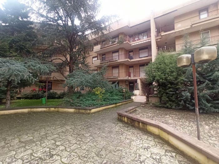 Appartamento con 5 locali in vendita in Via Cappuccini, Via Ruggiero, Caserta