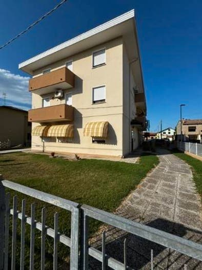 Appartamento trilocale in vendita in Via Fratelli Cervi, Donzella, Porto Tolle