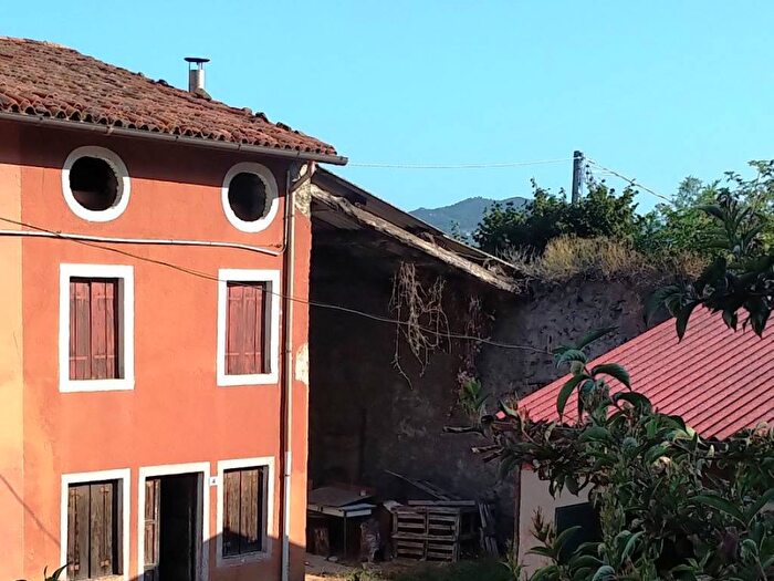 Casa quadrilocale in vendita in Via Vandini, Chiampo