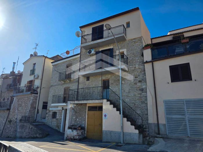 Casa quadrilocale in vendita in Guardialfiera