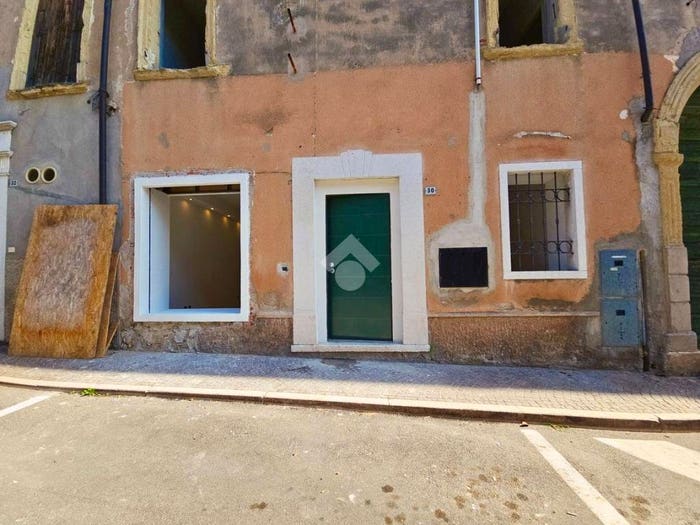 Appartamento bilocale in vendita in Via Madonna, Centro, Pescantina