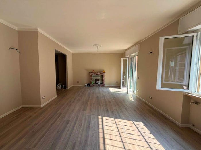 Appartamento con 5 locali in vendita in Via Dante, Cremona