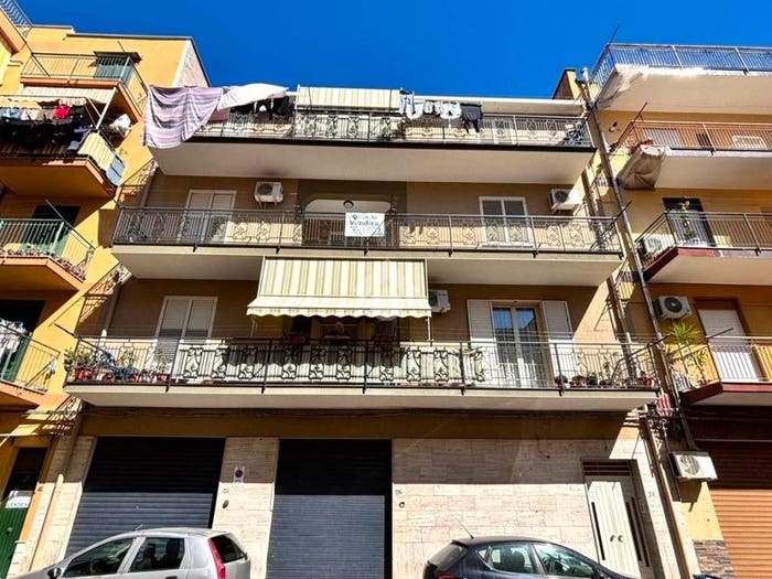 Appartamento con 6 locali in vendita in Via Ugo la Malfa, Centro, Bagheria