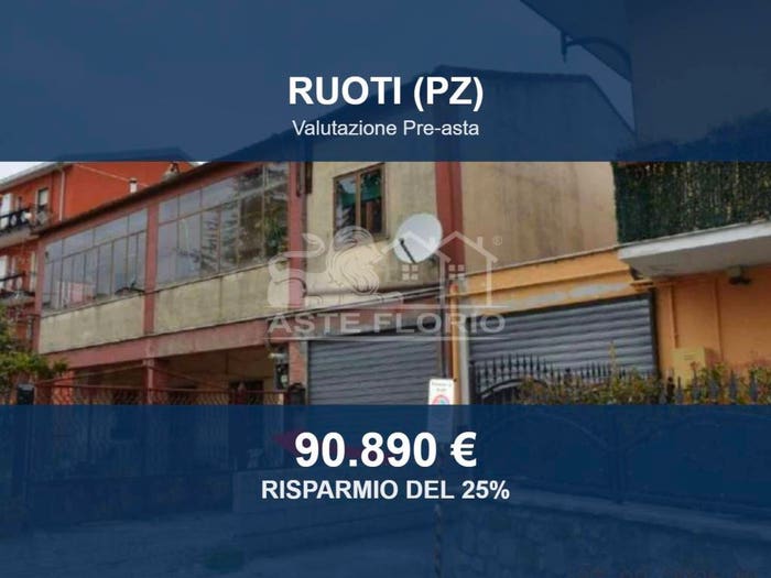 Casa con 6 locali in vendita in Via Appia, Ruoti
