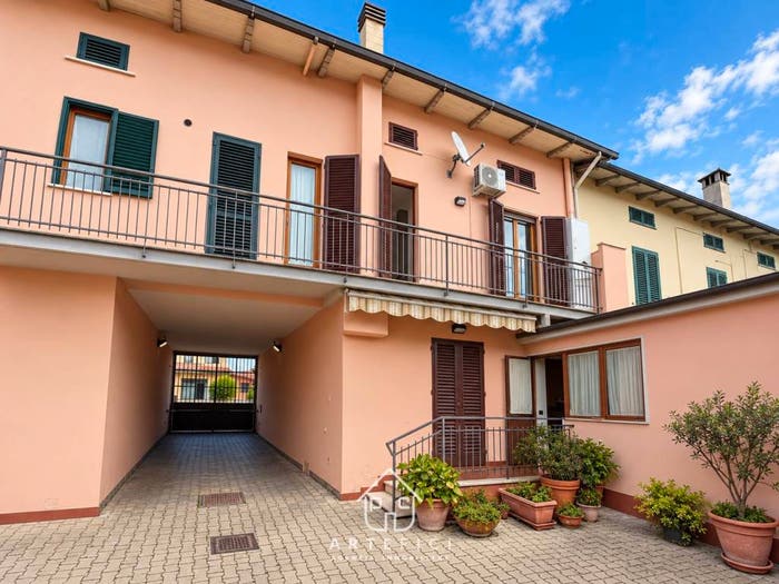 Casa con 6 locali in vendita in Via Sebastiano del Buono, Tavola, Prato
