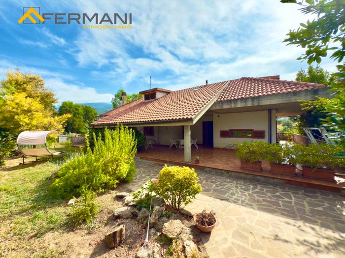 Appartamento con 6 locali in vendita in Via del Giordano, Ascoli Piceno