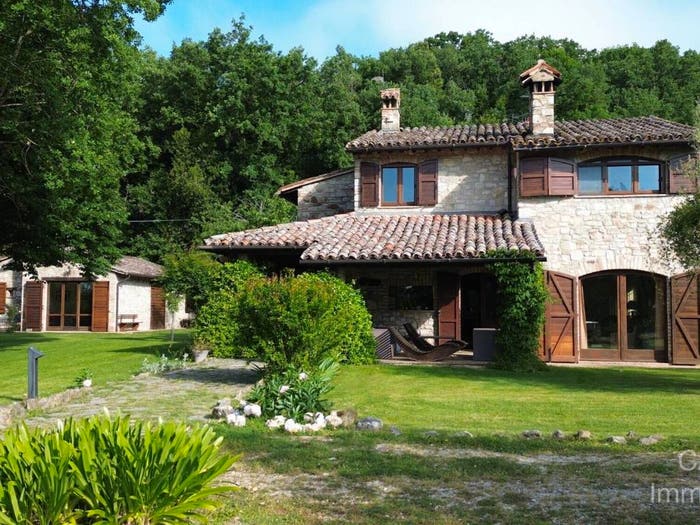 Casa con 6 locali in vendita in Monte Castello di Vibio
