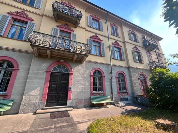 Appartamento quadrilocale in vendita in Viale degli Alpini, Centro, Oulx