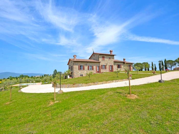 Appartamento con 6 locali in affitto in Cso Farneta, Cortona