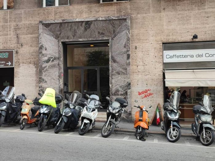 Appartamento quadrilocale in vendita in Corso Monte Grappa, Manin, Genova
