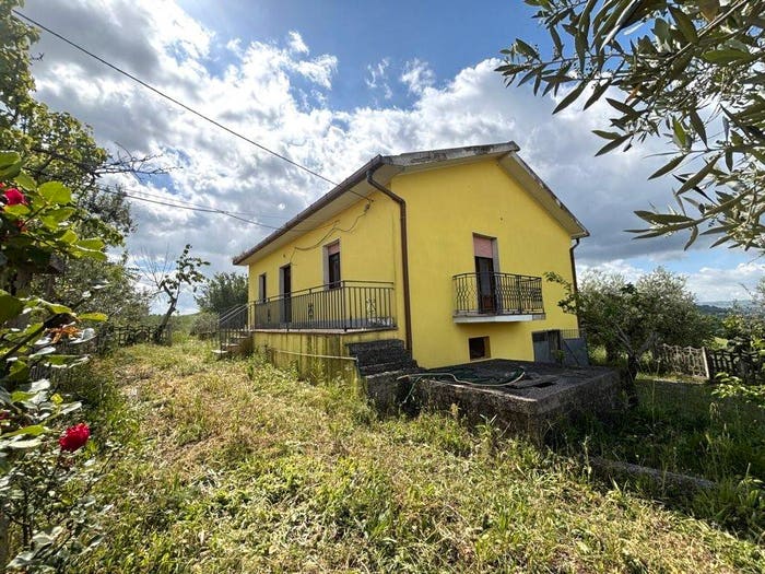 Casa trilocale in vendita in Contrada Tignano, Apice