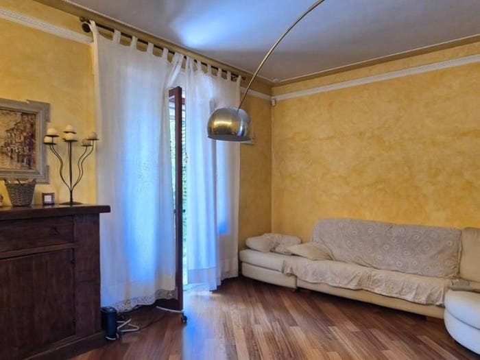 Appartamento trilocale in vendita in Via Pisa, Marina di Massa Centro, Massa