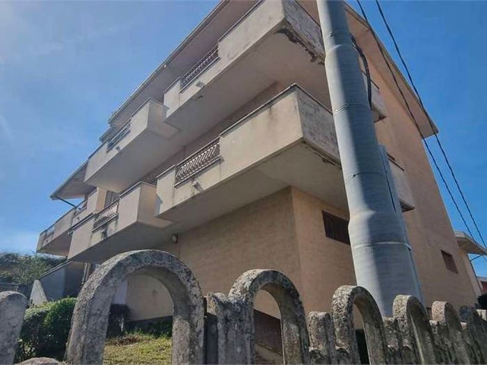 Appartamento con 6 locali in vendita in Via Tasso, Centro, Cappelle sul Tavo