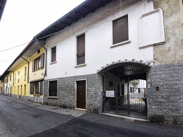 Casa quadrilocale in vendita in Via Raimondi Mantica, Centro, Lentate sul Seveso
