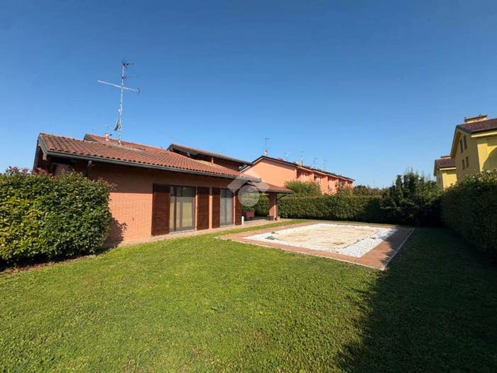 Casa con 5 locali in vendita in Via S Rocco, Centro, Zeccone