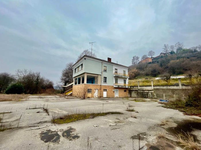 Casa con 6 locali in vendita in Via Salmour, Fossano
