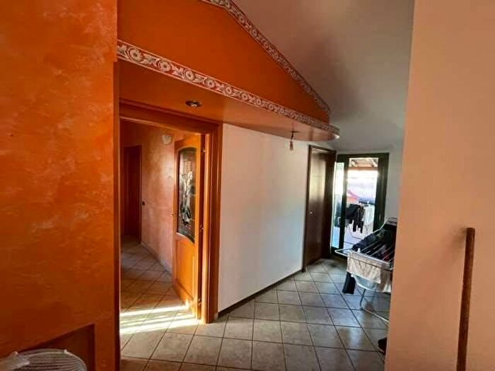Appartamento con 5 locali in vendita in Via Nazionale, Calco