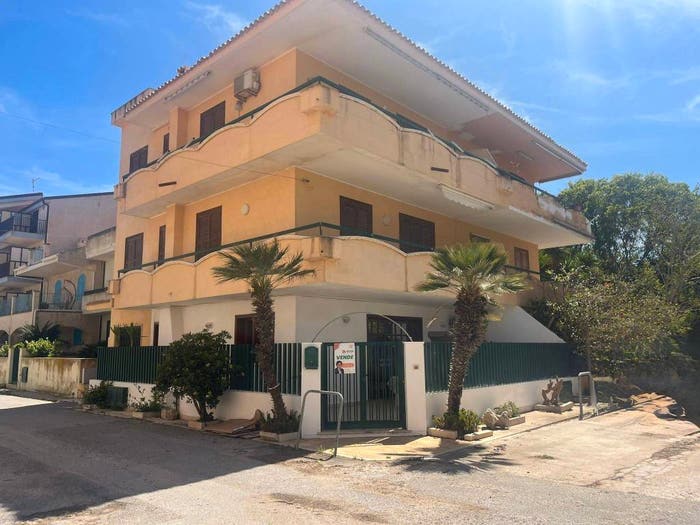 Appartamento quadrilocale in vendita in Via Gerani, Marzameni, Pachino