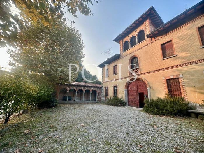 Casa con 6 locali in vendita in VIA ROMA, Albese con Cassano