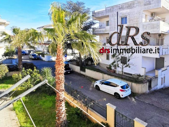 Appartamento trilocale in vendita in Via Umbria, Marconia, Pisticci