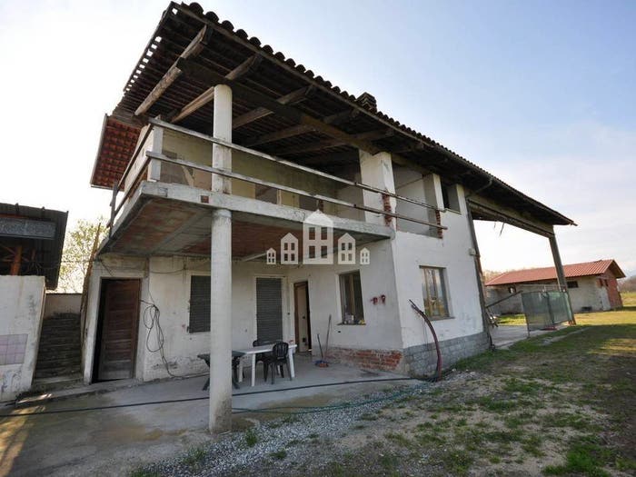 Casa quadrilocale in vendita in Strada Vecchia Rivarolo, Ozegna