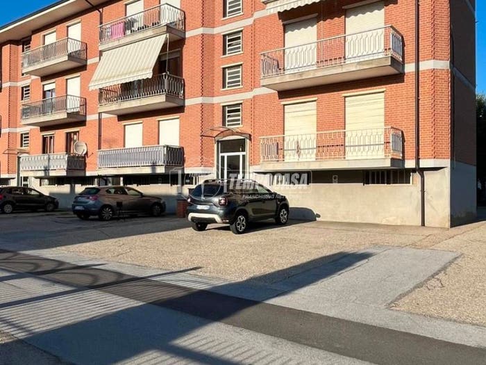 Appartamento trilocale in vendita in Via Divisione Cuneense, Centro, Corneliano d'Alba