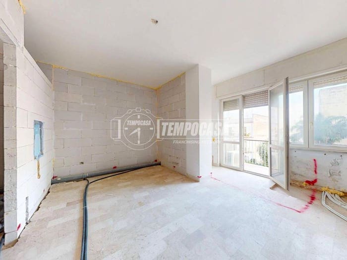 Appartamento con 5 locali in vendita in Viale Vittorio Alfieri, Leuca, Lecce