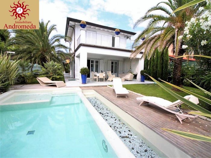 Casa con 6 locali in vendita in Via Versilia, Vittoria Apuana, Forte dei Marmi