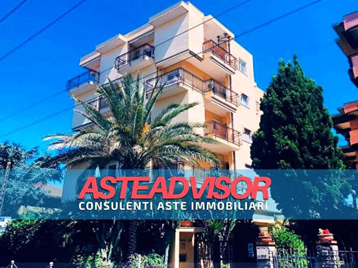 Appartamento trilocale in vendita in Via Vittorio Emanuele, Centro, Bordighera