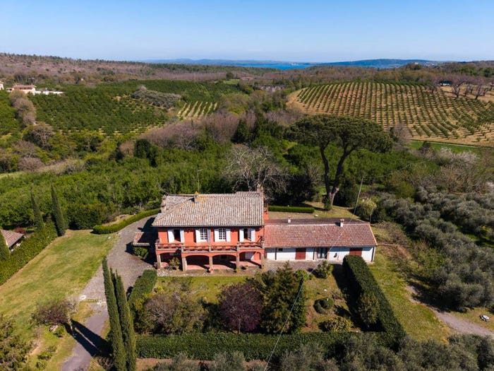 Casa con 6 locali in vendita in Via Fonte della Dolce, Manziana