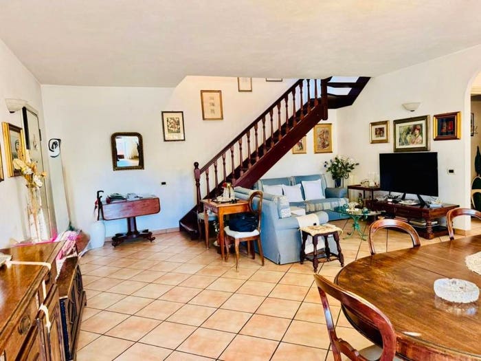 Appartamento con 6 locali in vendita in Fontia Fossola Fossone, Carrara
