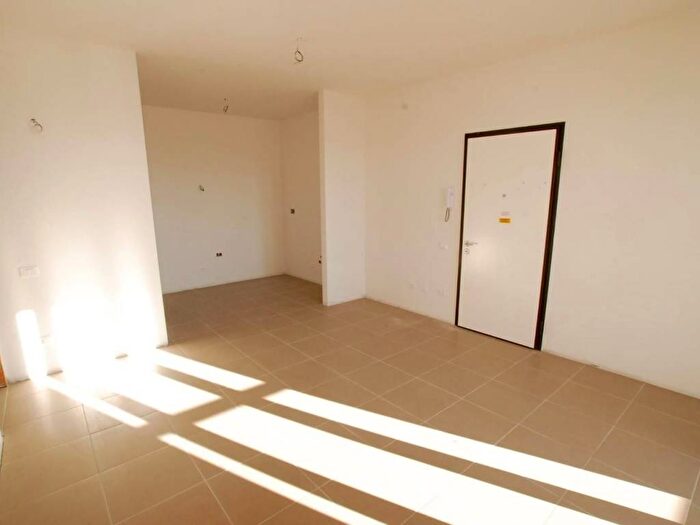 Appartamento trilocale in vendita in Santa Lucia La Borra, Pontedera
