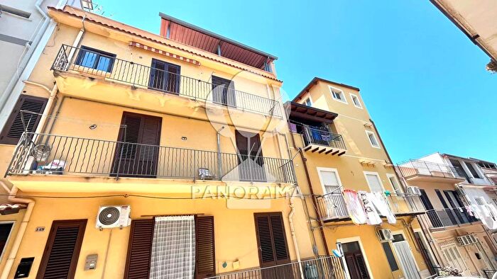 Appartamento trilocale in vendita in Balestrate