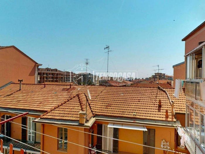 Appartamento quadrilocale in vendita in Via Fratelli Viziano, Centro, Albenga